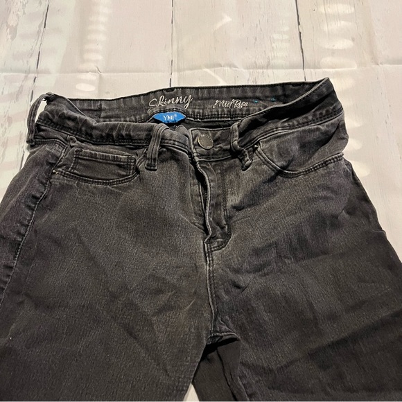 Black Mid Ride Skinny YMI Jeans, Size 9 - Picture 7 of 9